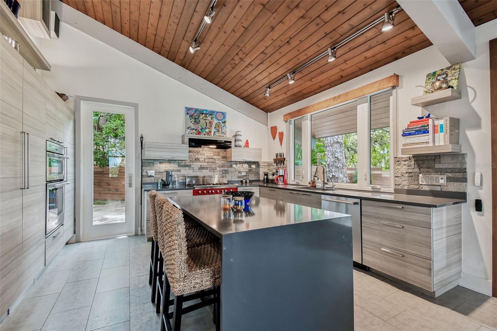 961 VICTORIA DR, DUNEDIN, FL, 34698