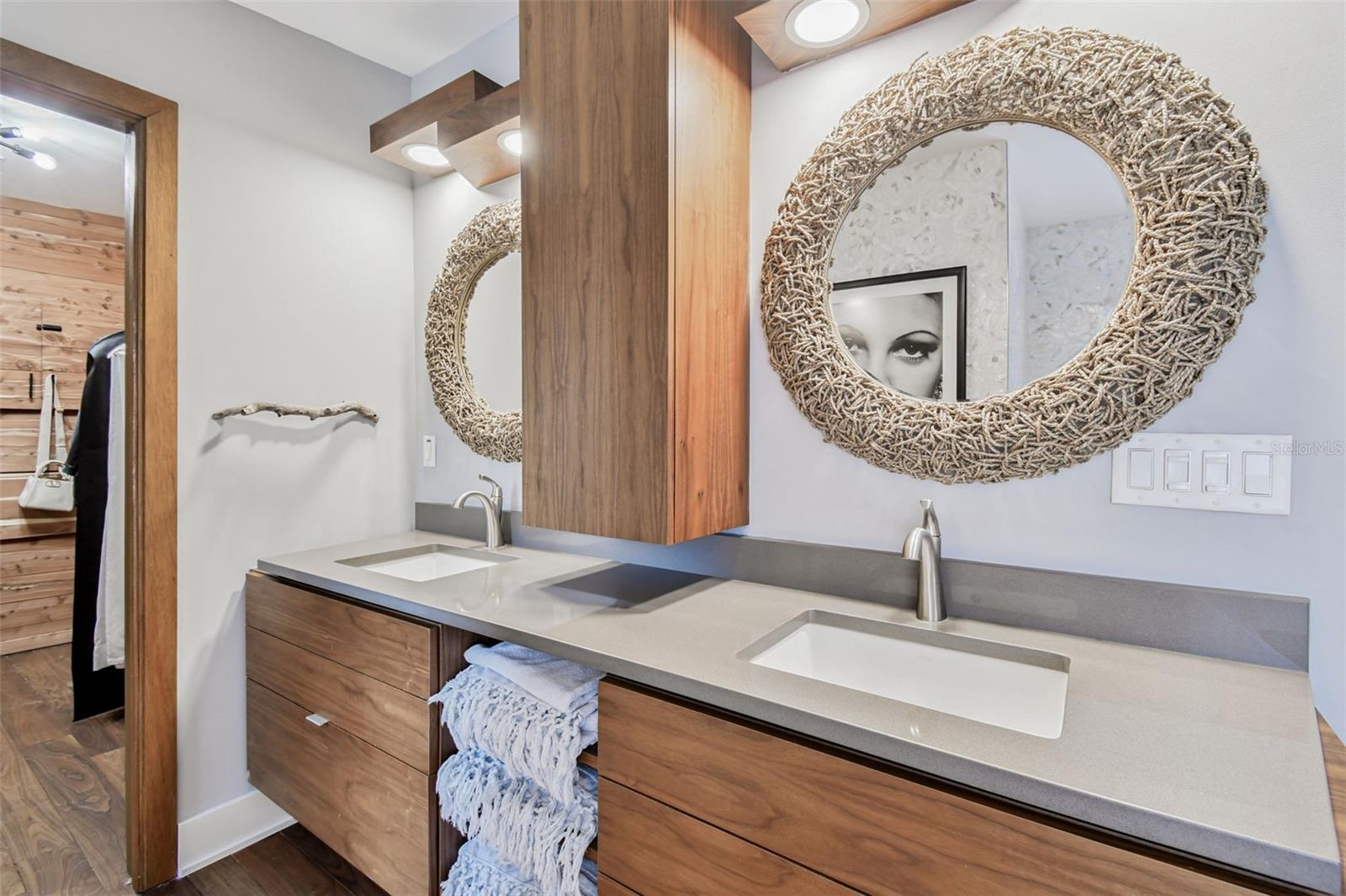 961 VICTORIA DR, DUNEDIN, FL, 34698