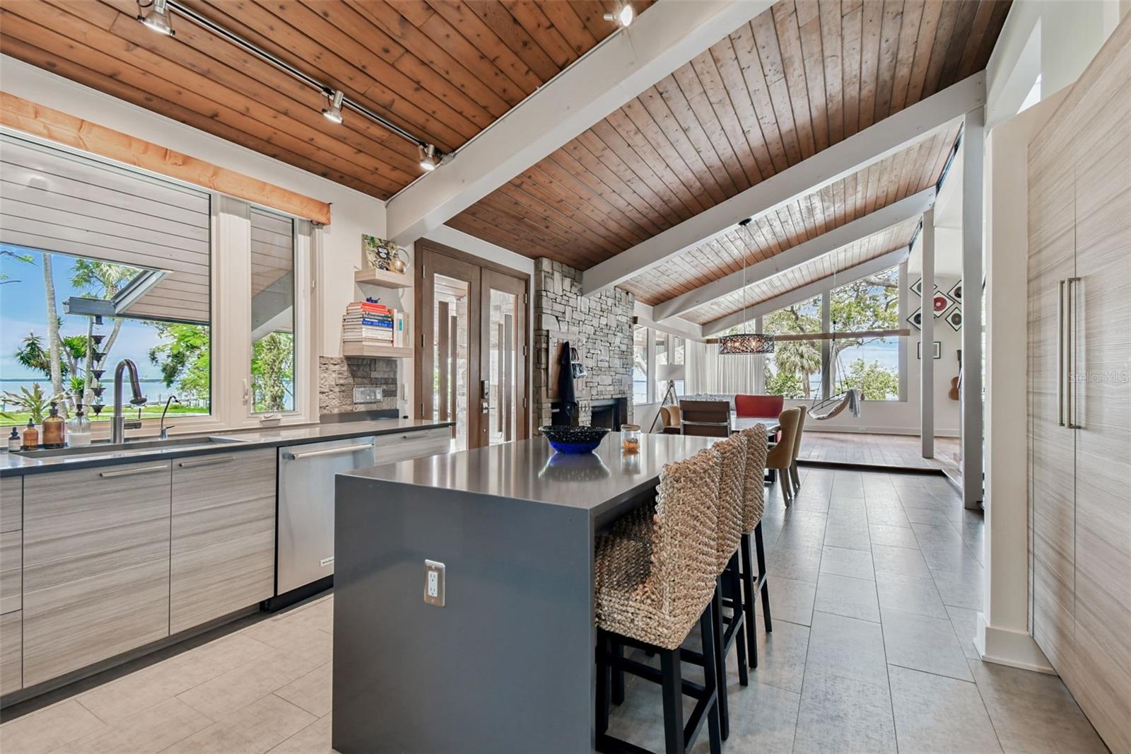 961 VICTORIA DR, DUNEDIN, FL, 34698