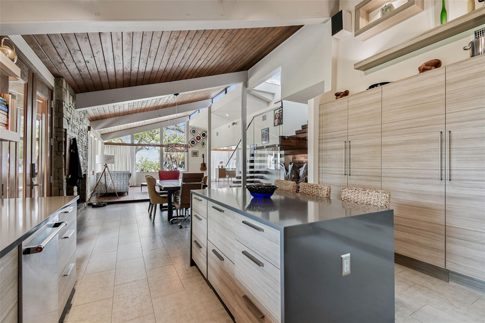 961 VICTORIA DR, DUNEDIN, FL, 34698