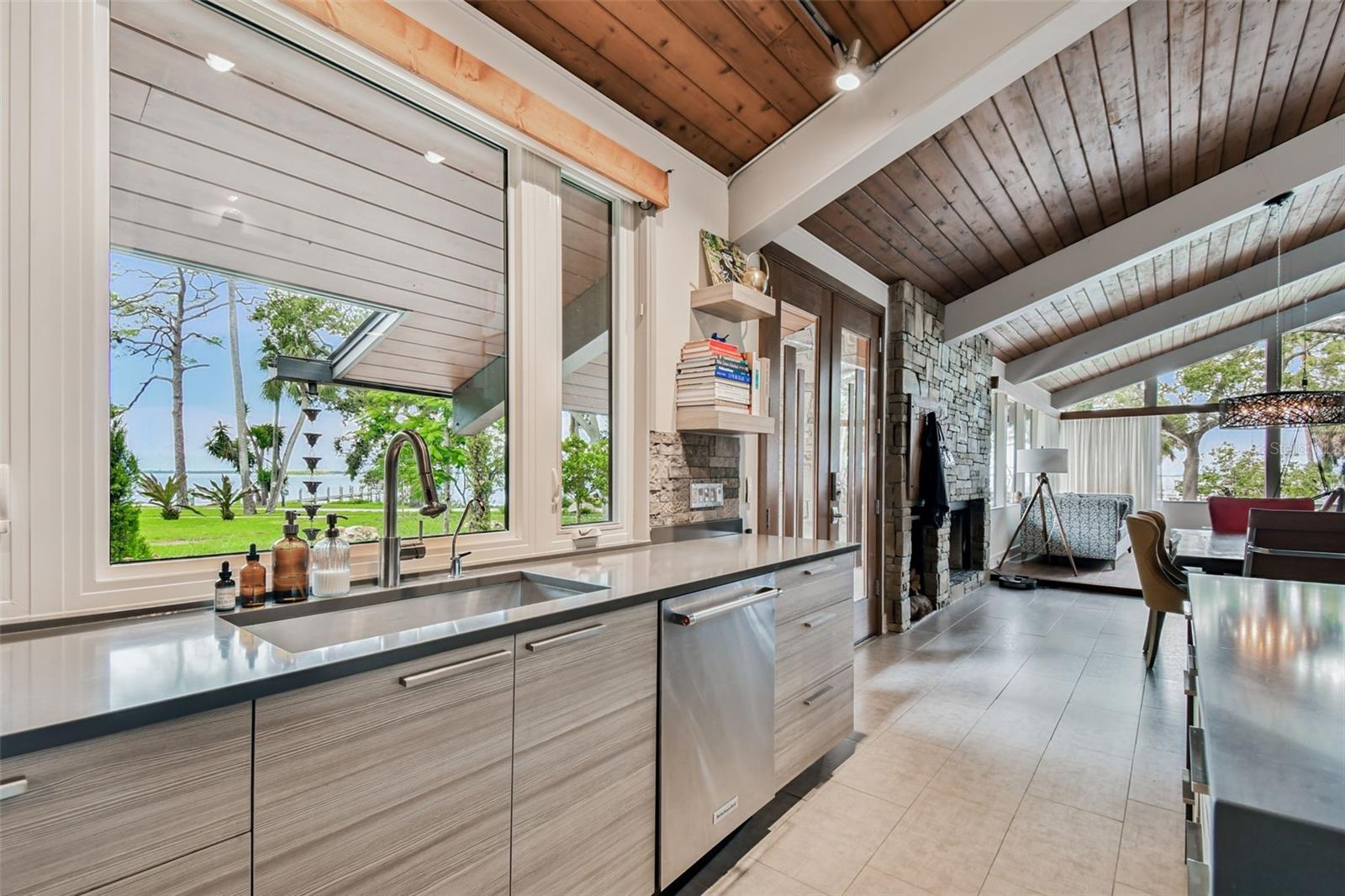 961 VICTORIA DR, DUNEDIN, FL, 34698