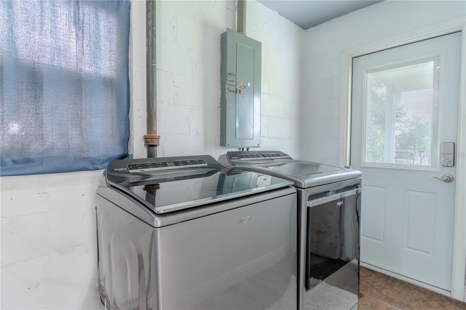 2353 N CRYSTAL LAKE DR, LAKELAND, FL, 33801