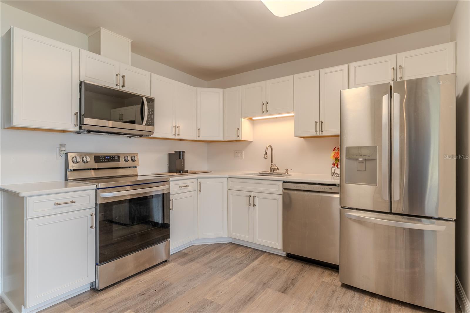 2353 N CRYSTAL LAKE DR, LAKELAND, FL, 33801