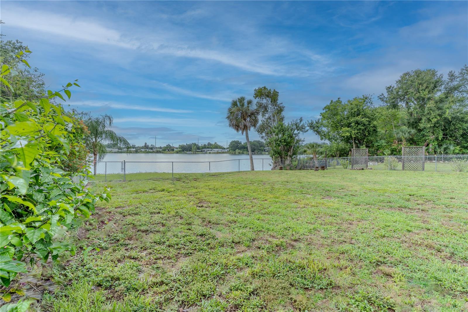 2353 N CRYSTAL LAKE DR, LAKELAND, FL, 33801