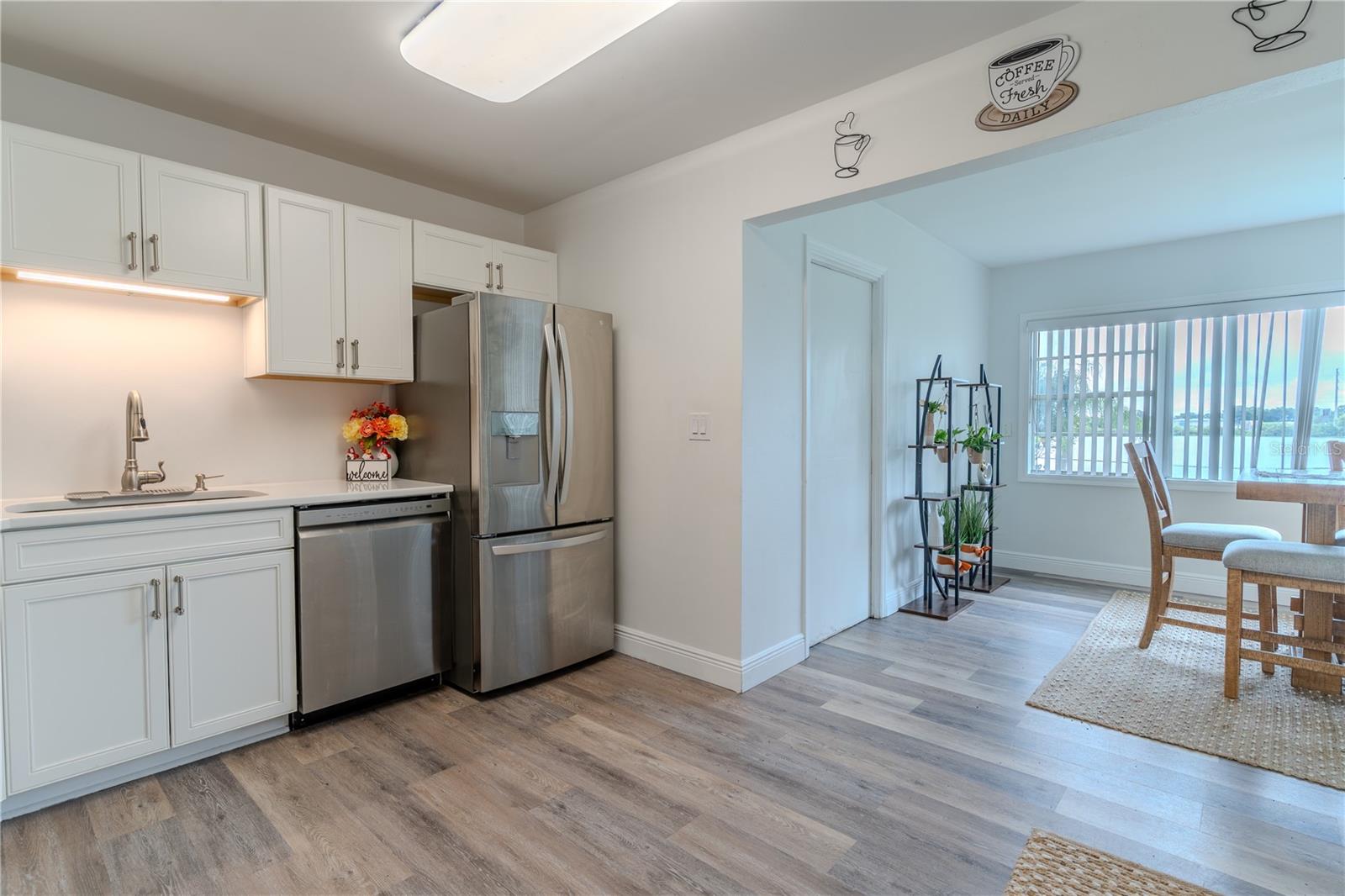 2353 N CRYSTAL LAKE DR, LAKELAND, FL, 33801