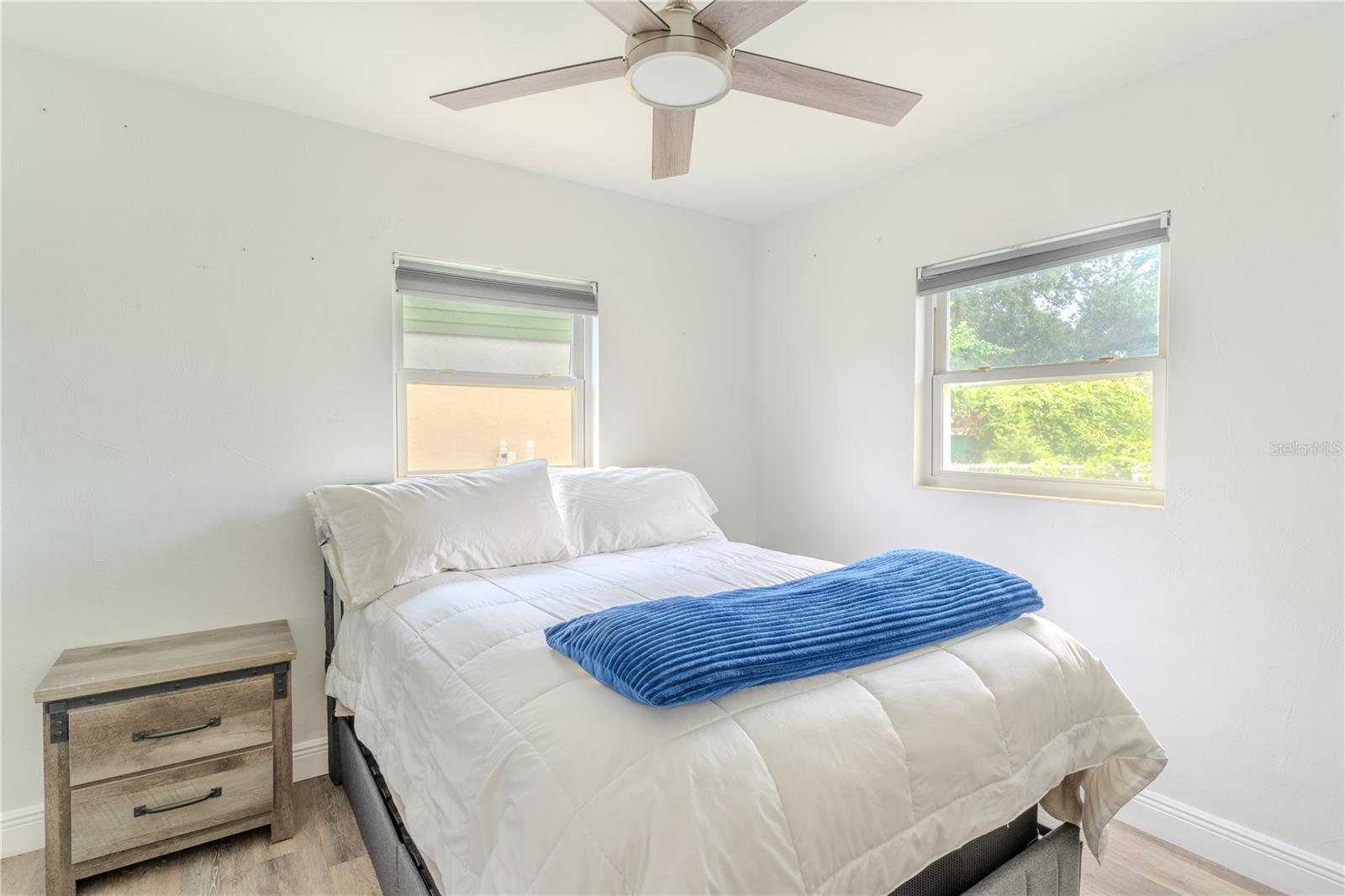 2353 N CRYSTAL LAKE DR, LAKELAND, FL, 33801