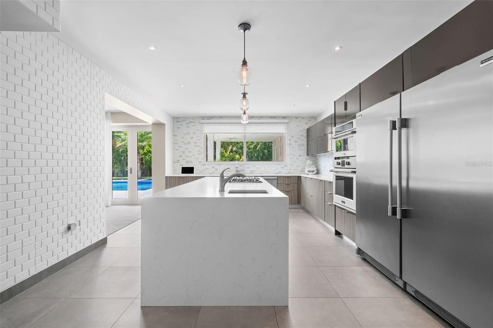 PR9115310 Property Photo