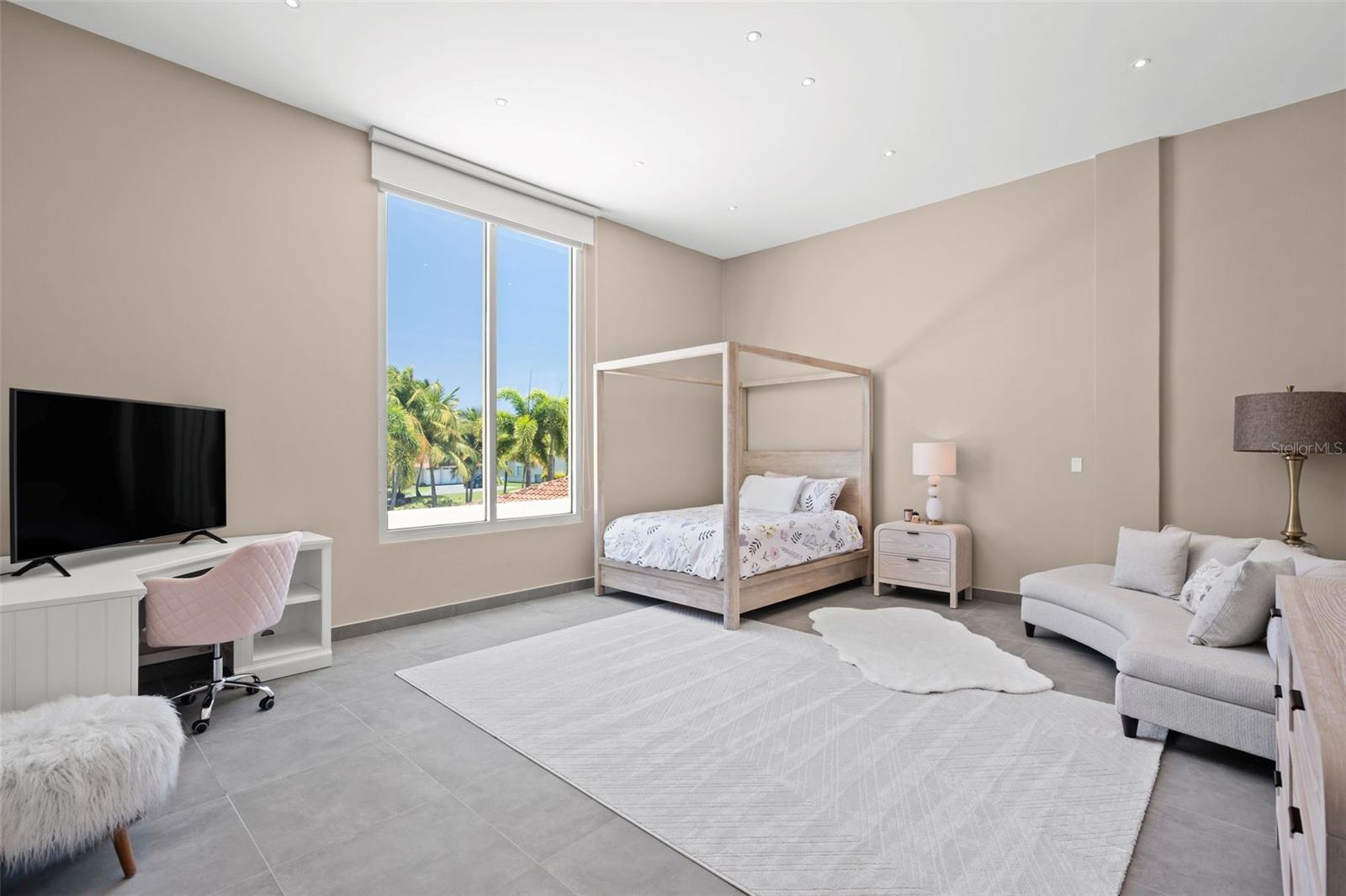 PR9115310 Property Photo