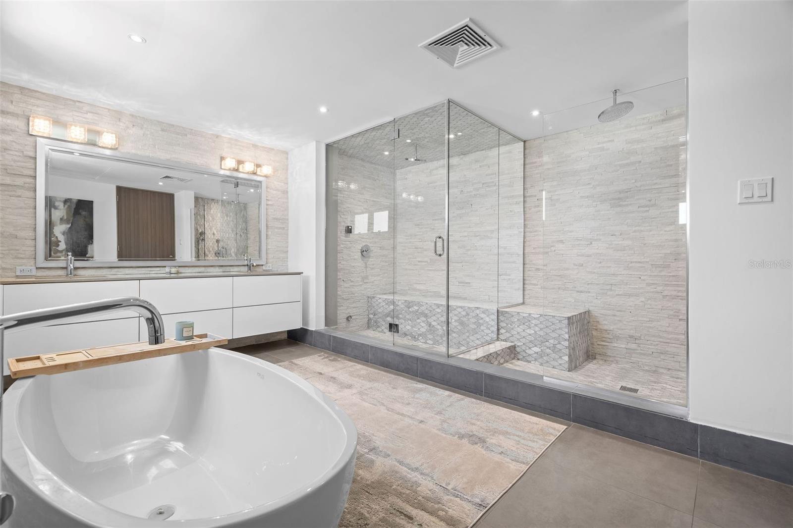 PR9115310 Property Photo