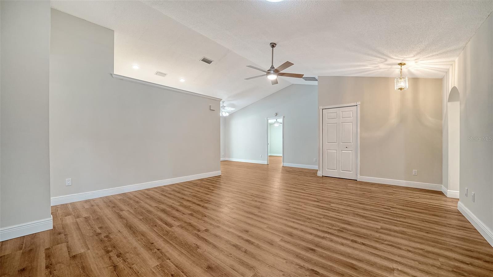 A4661178 Property Photo