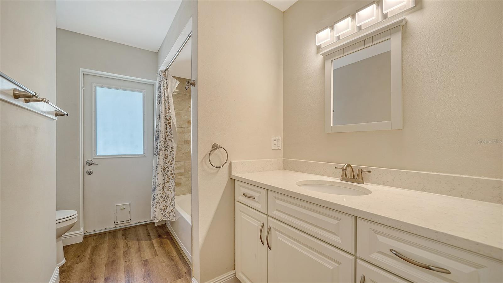 A4661178 Property Photo