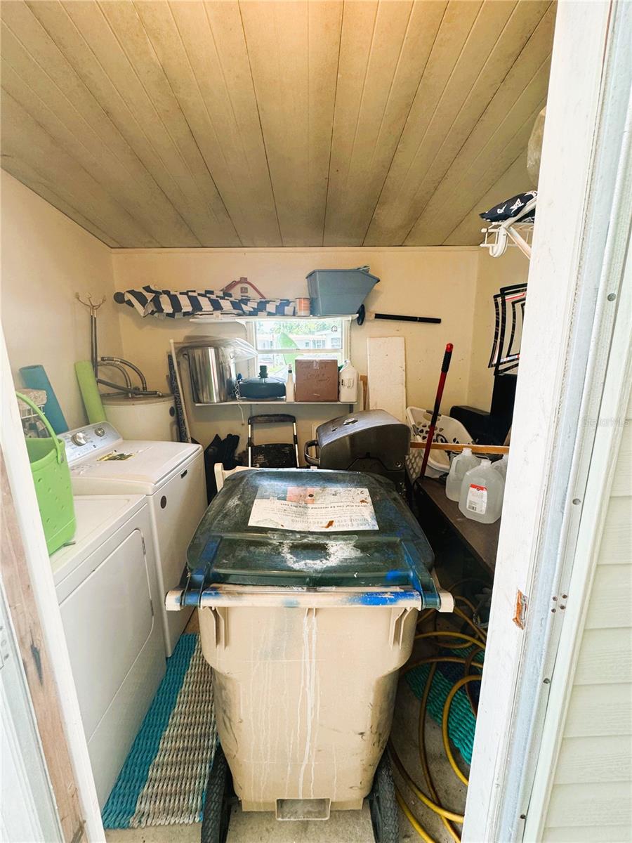 R4909738 Property Photo