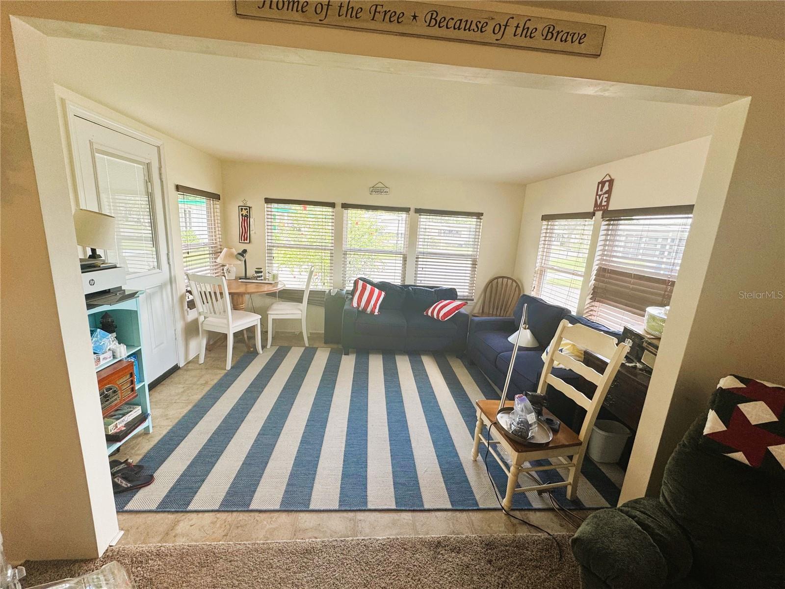 R4909738 Property Photo