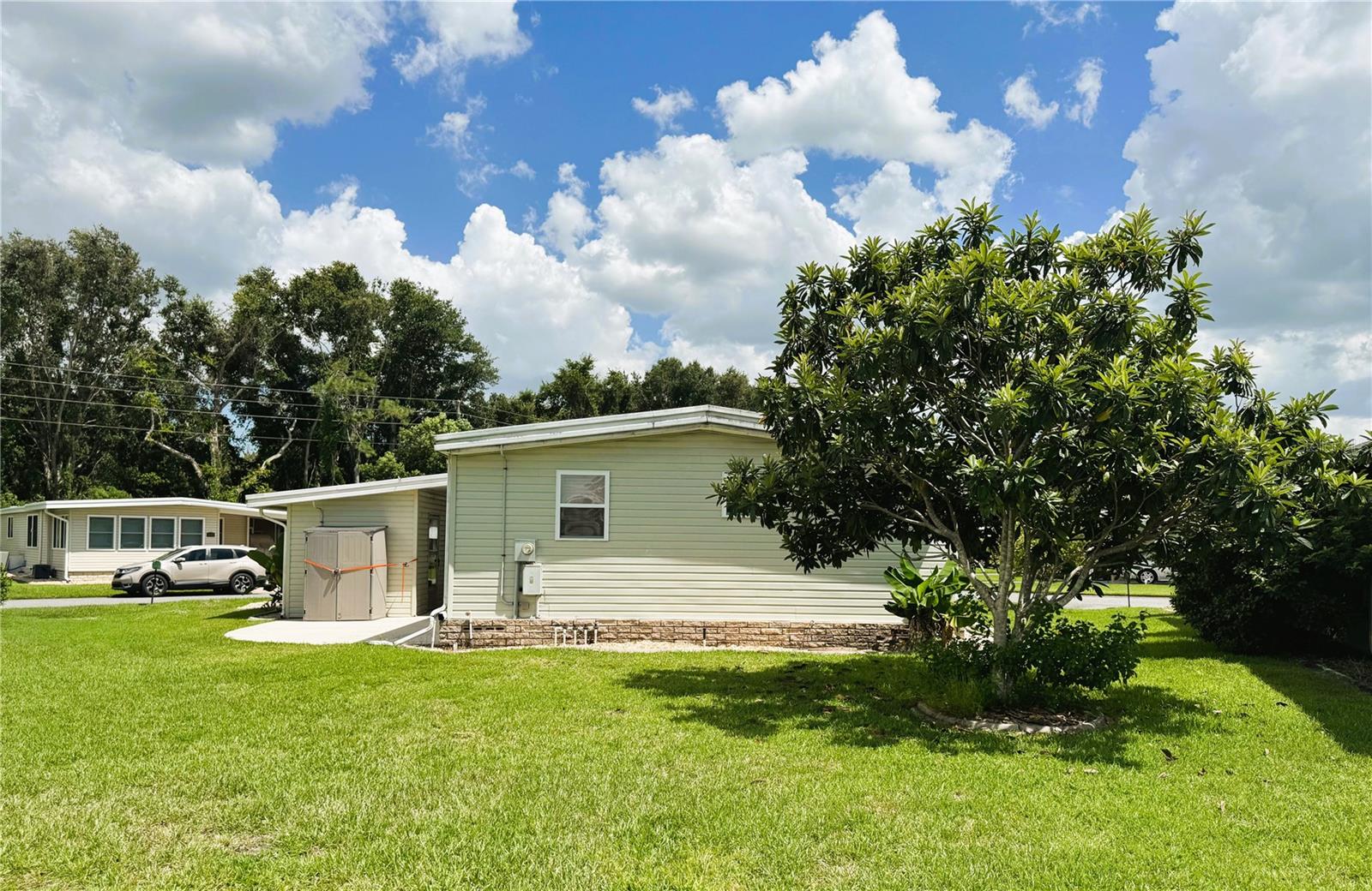 R4909738 Property Photo