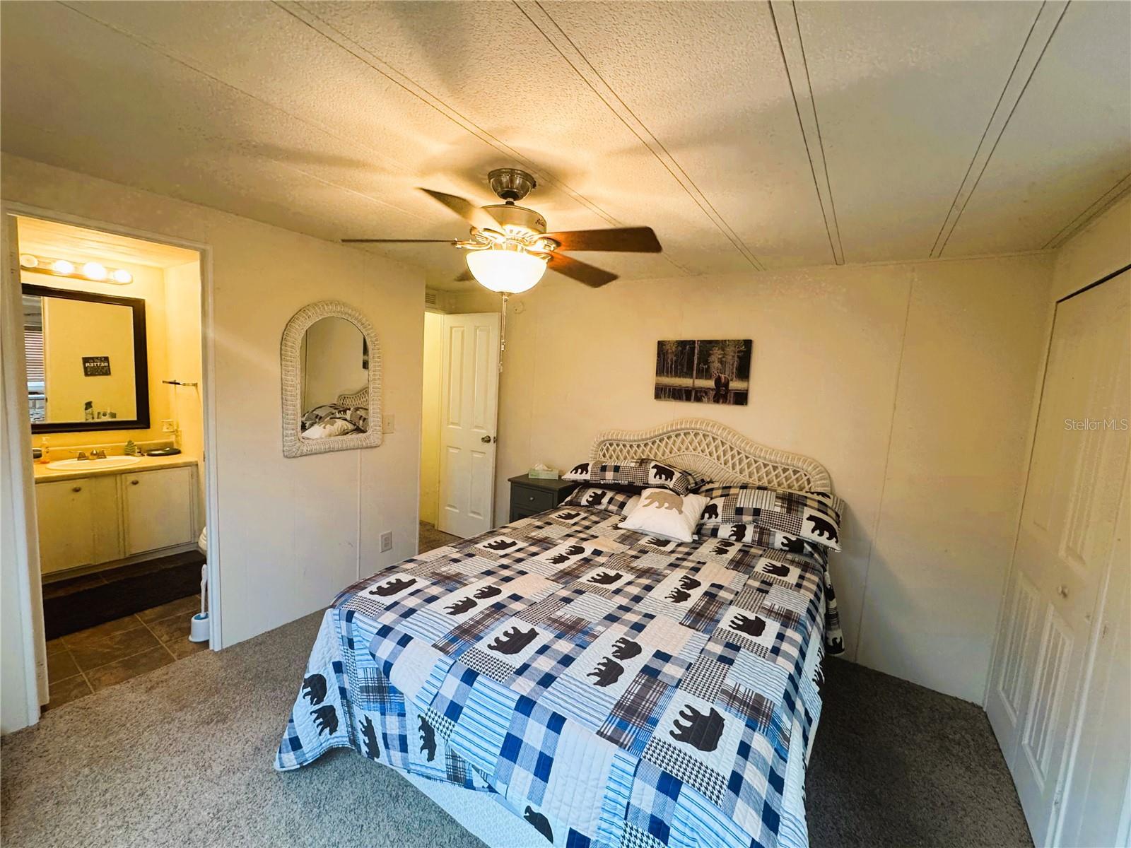 R4909738 Property Photo