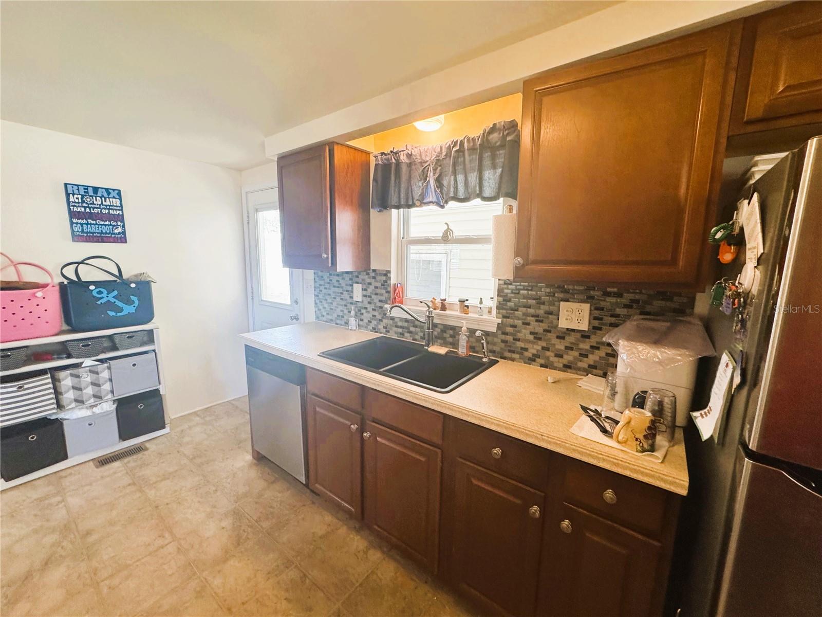 R4909738 Property Photo