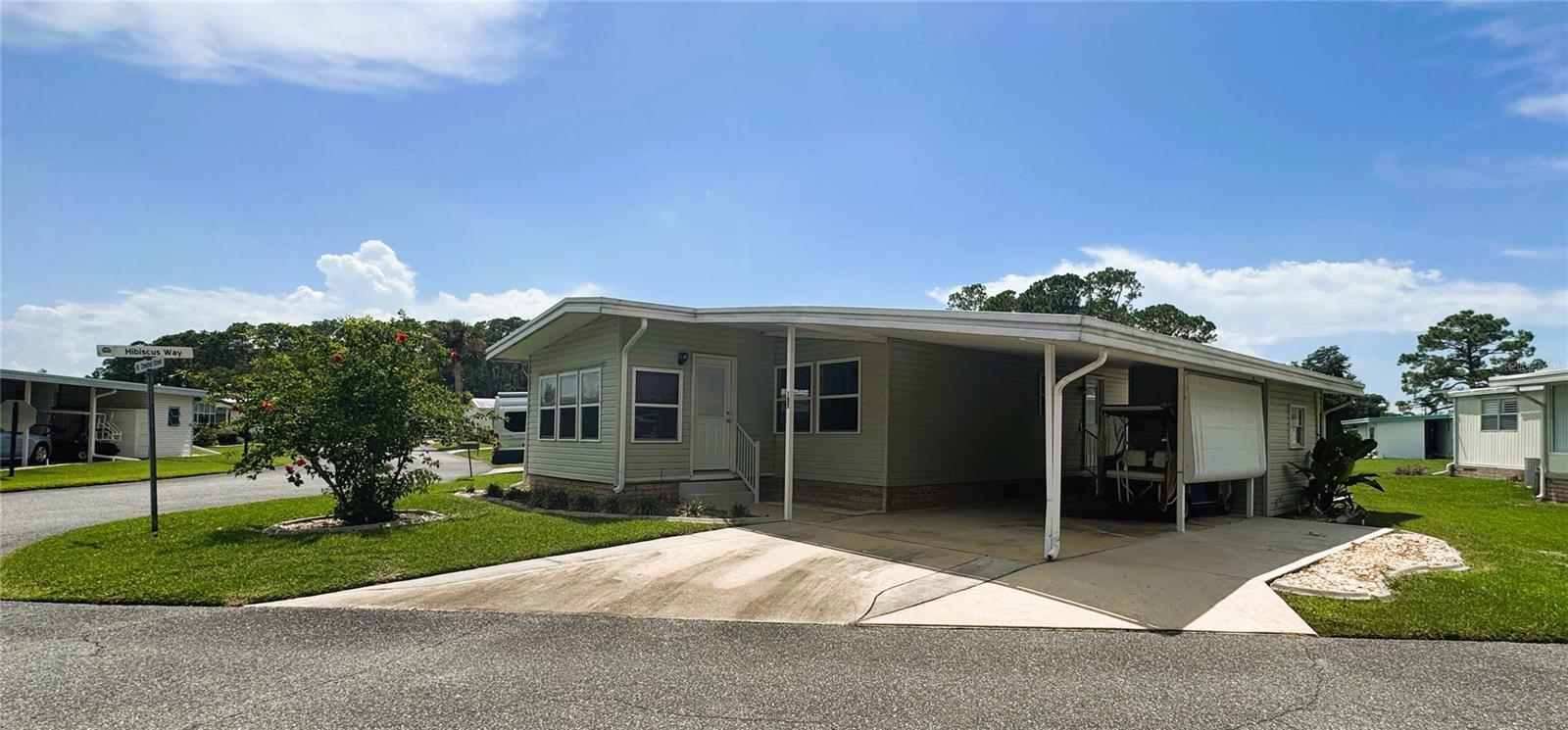 R4909738 Property Photo