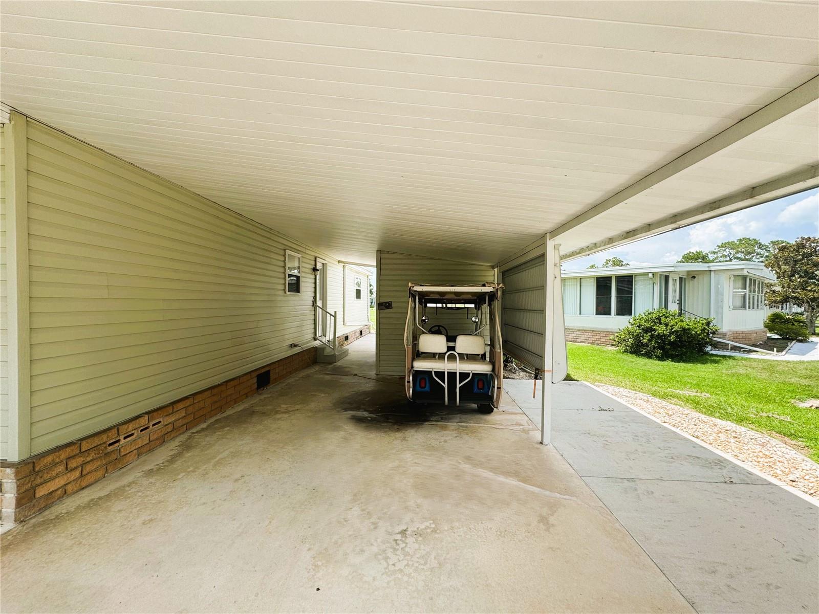 R4909738 Property Photo