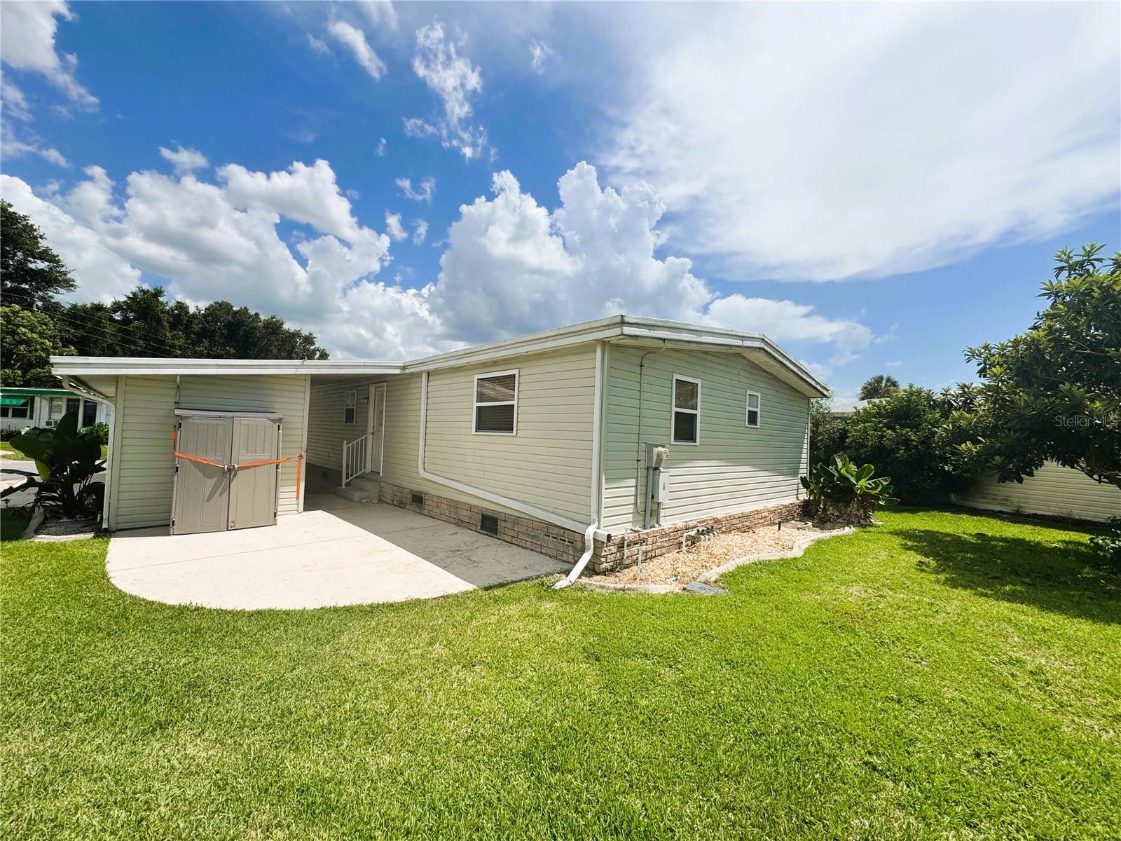 R4909738 Property Photo