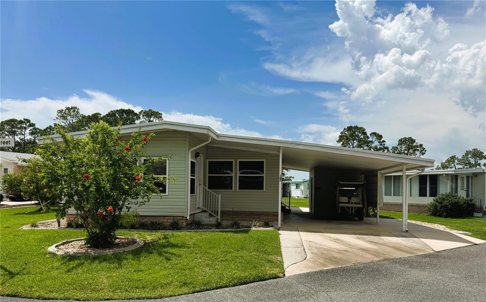 R4909738 Property Photo