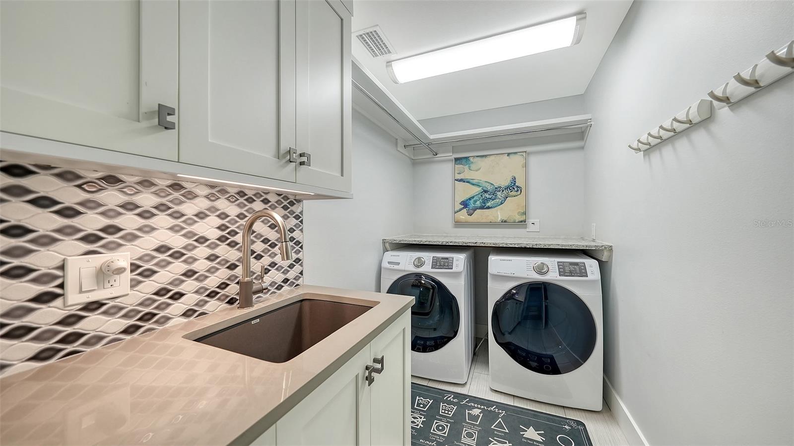 A4661261 Property Photo