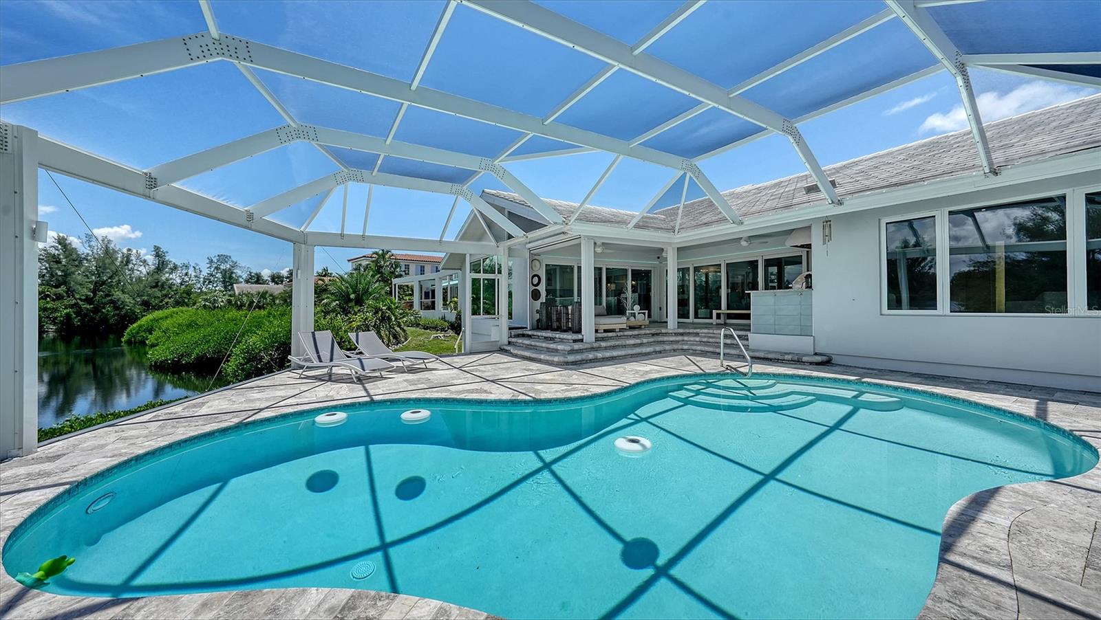 A4661261 Property Photo