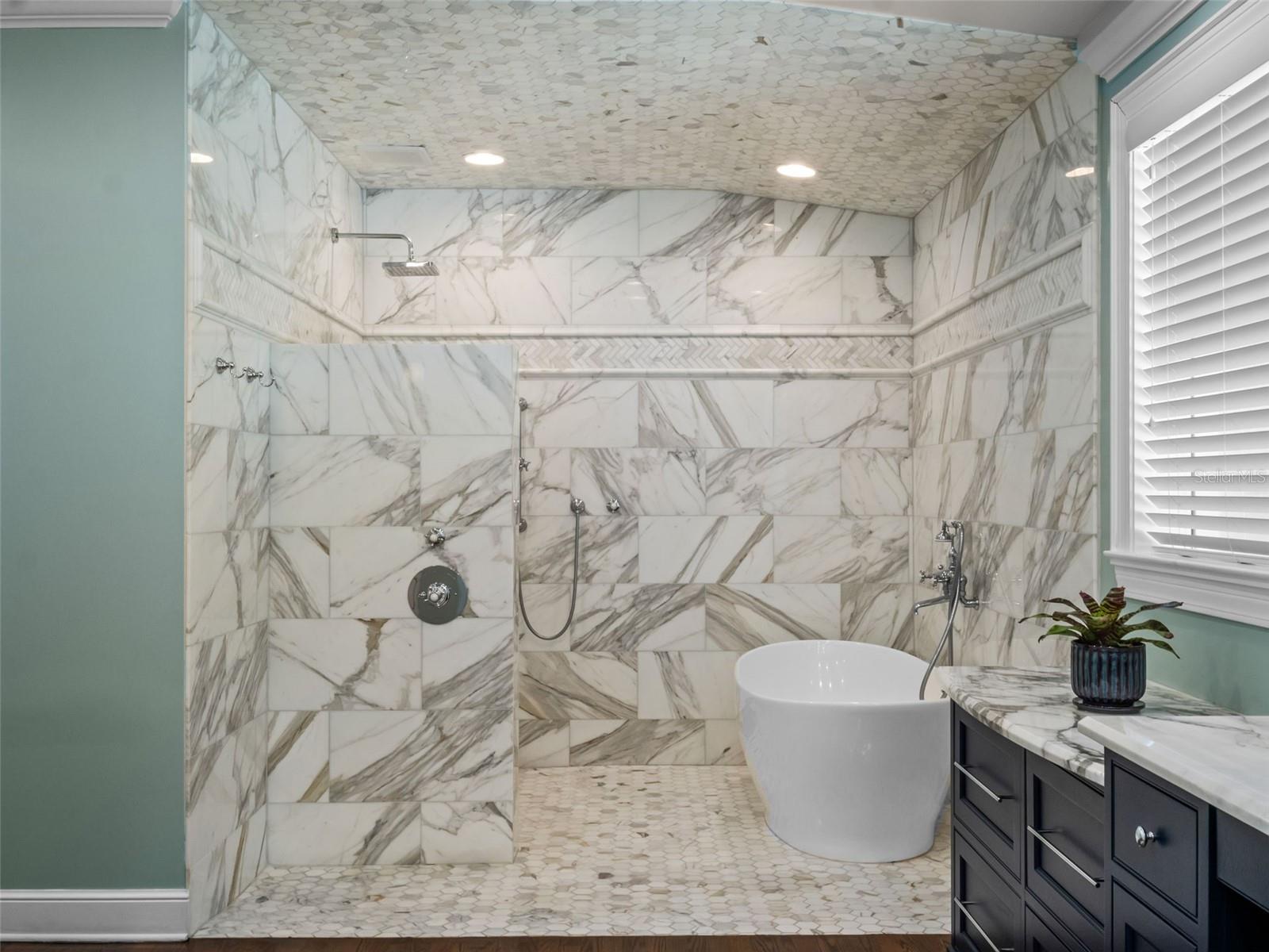 O6333890 Property Photo