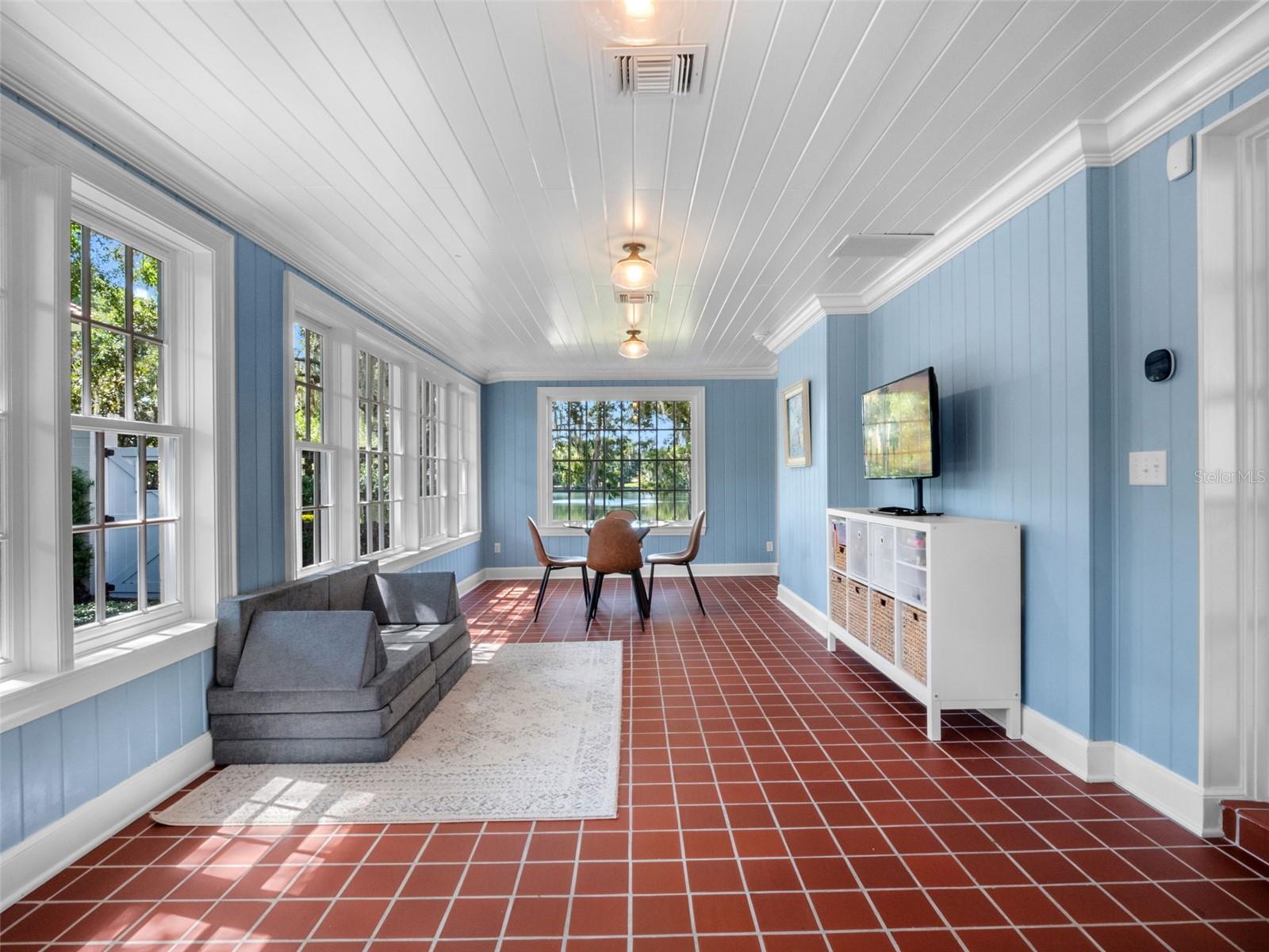 O6333890 Property Photo