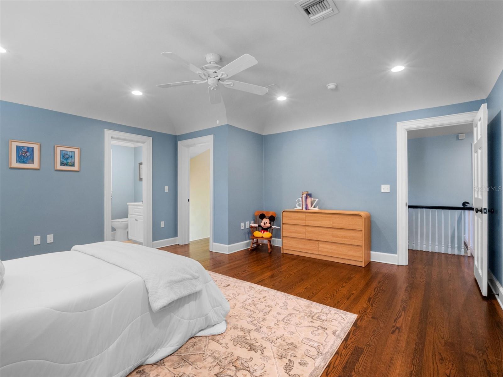 O6333890 Property Photo