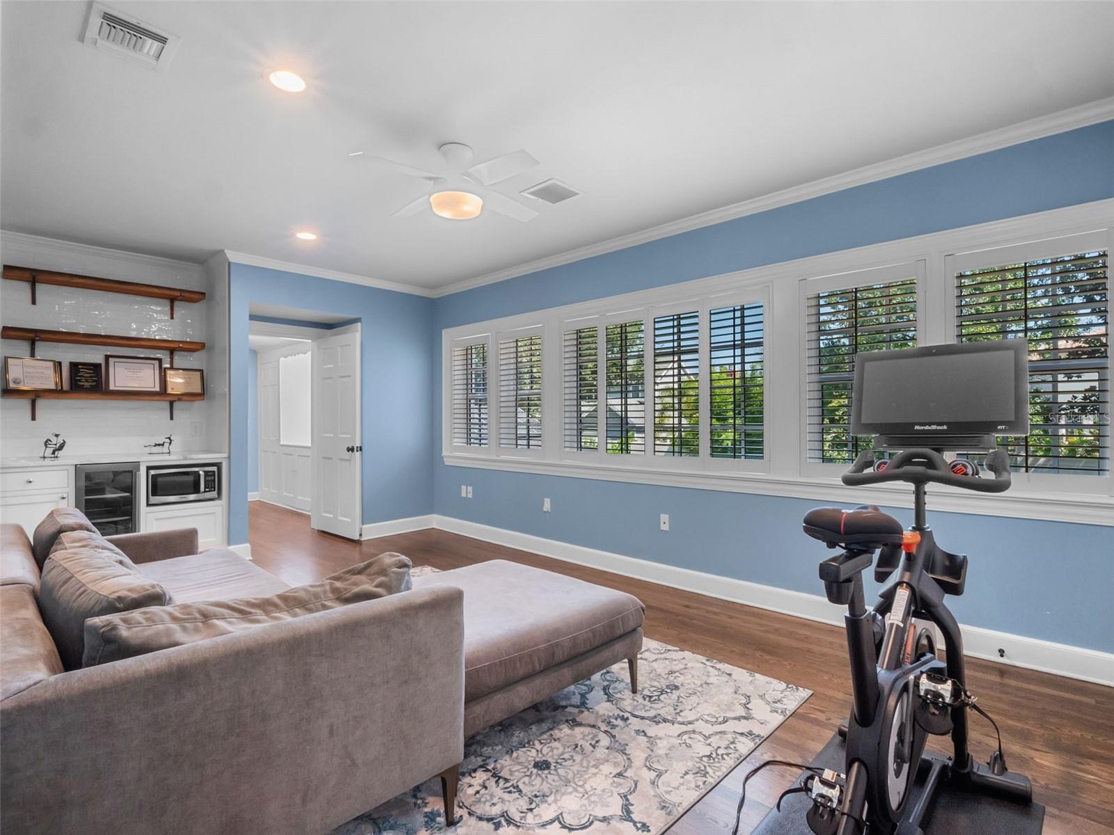 O6333890 Property Photo