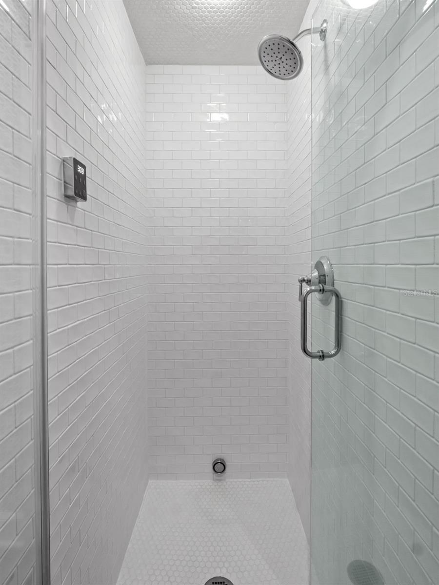 O6333890 Property Photo