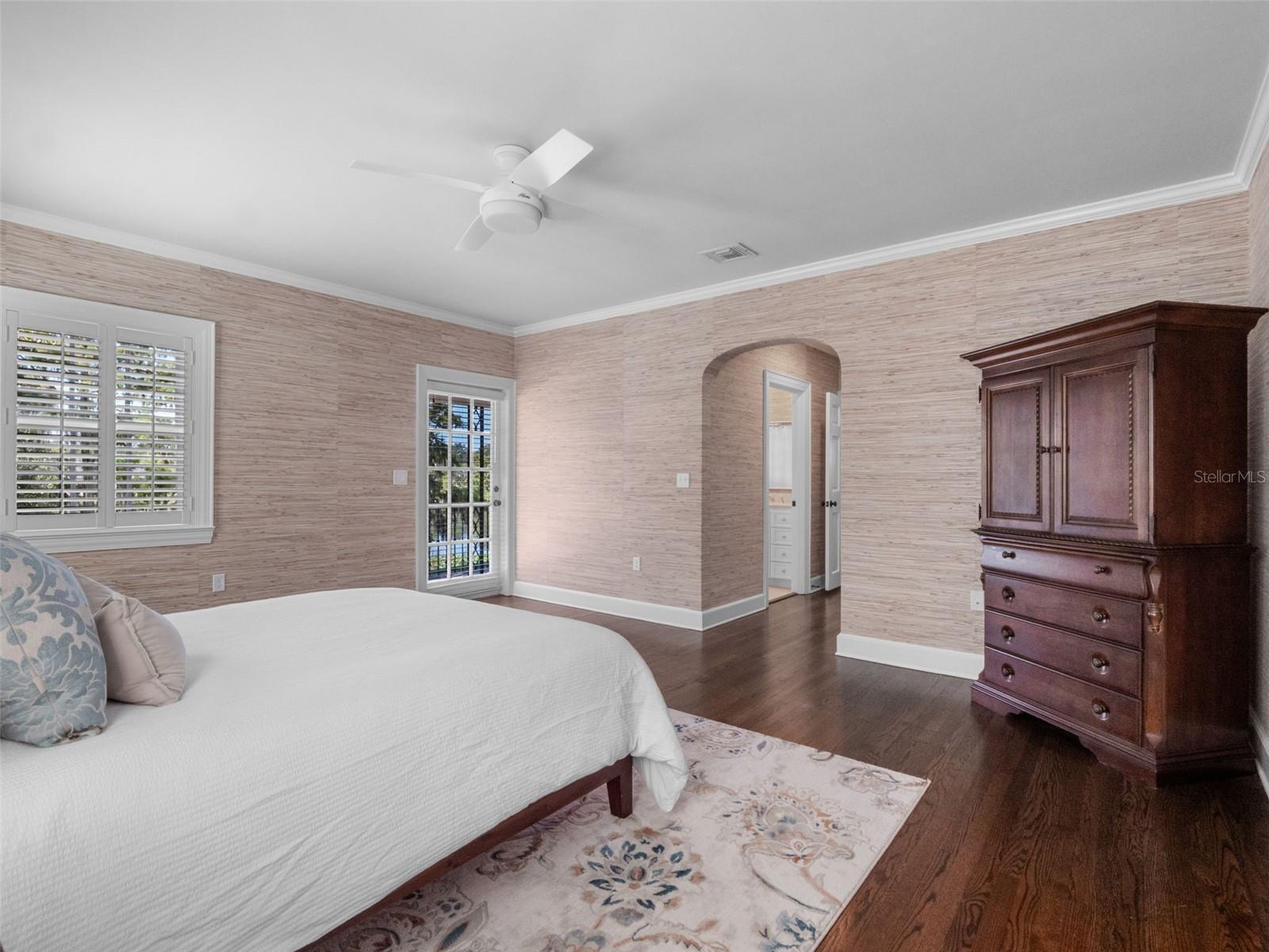 O6333890 Property Photo