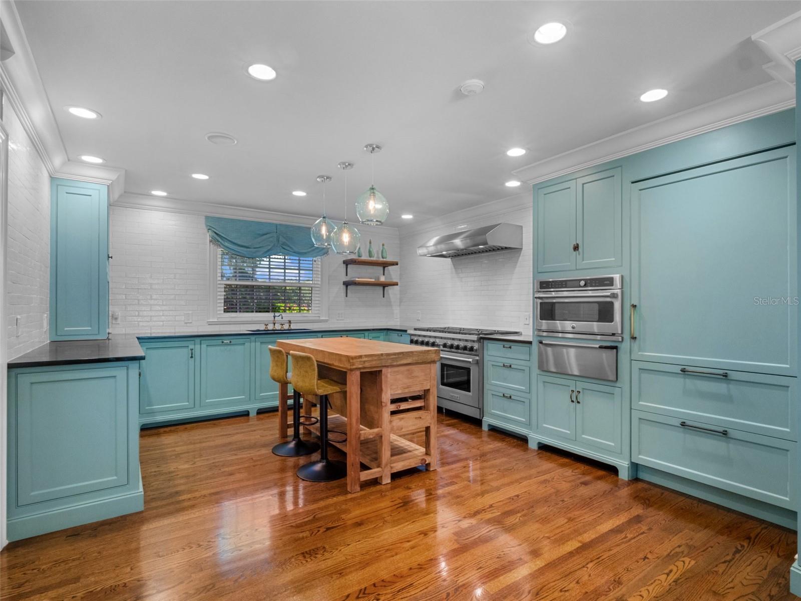 O6333890 Property Photo