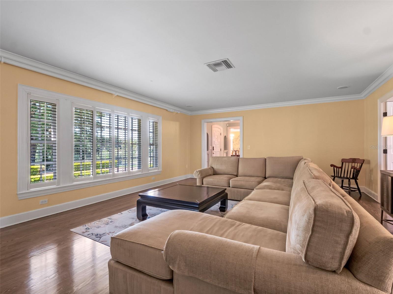 O6333890 Property Photo