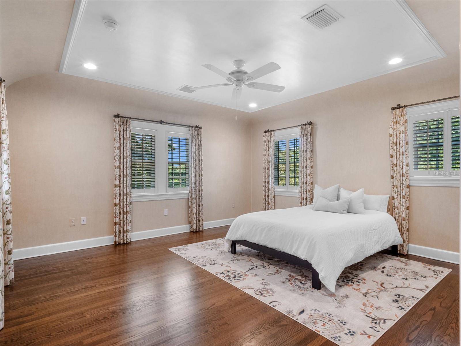 O6333890 Property Photo