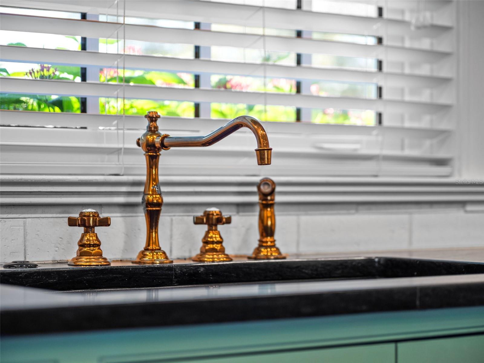 O6333890 Property Photo