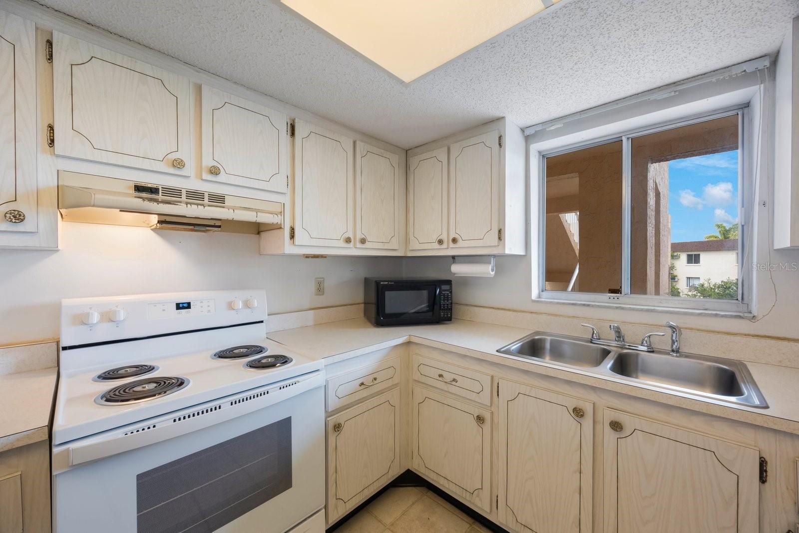 A4661273 Property Photo