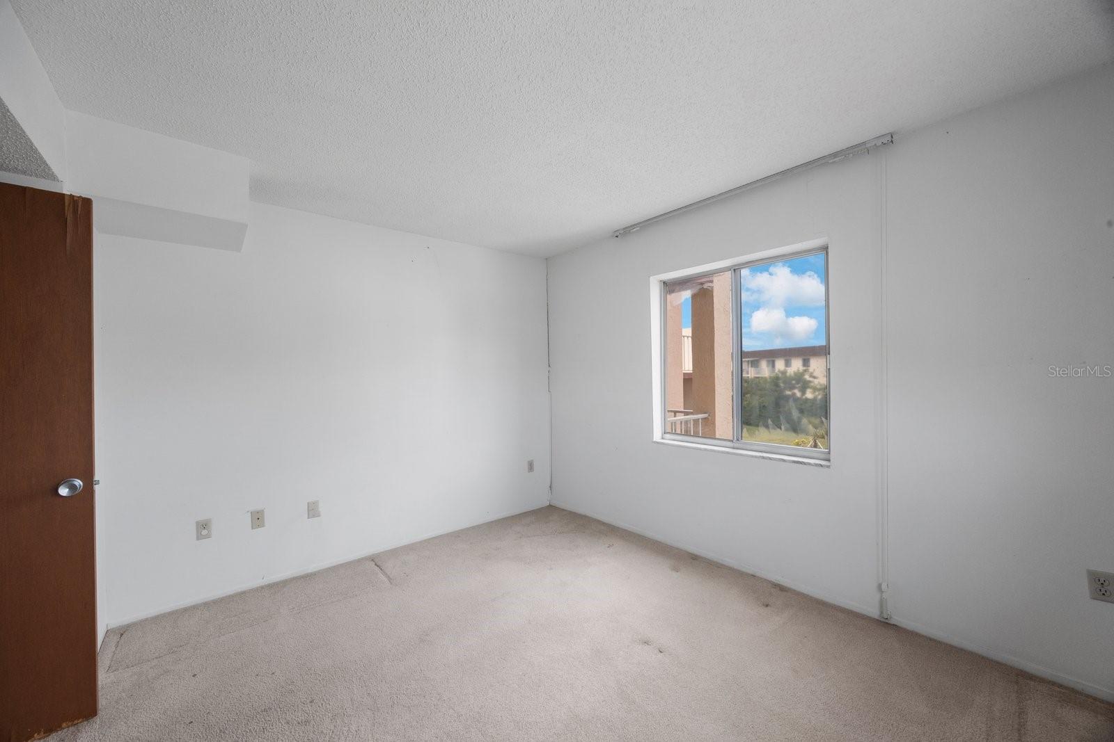 A4661273 Property Photo