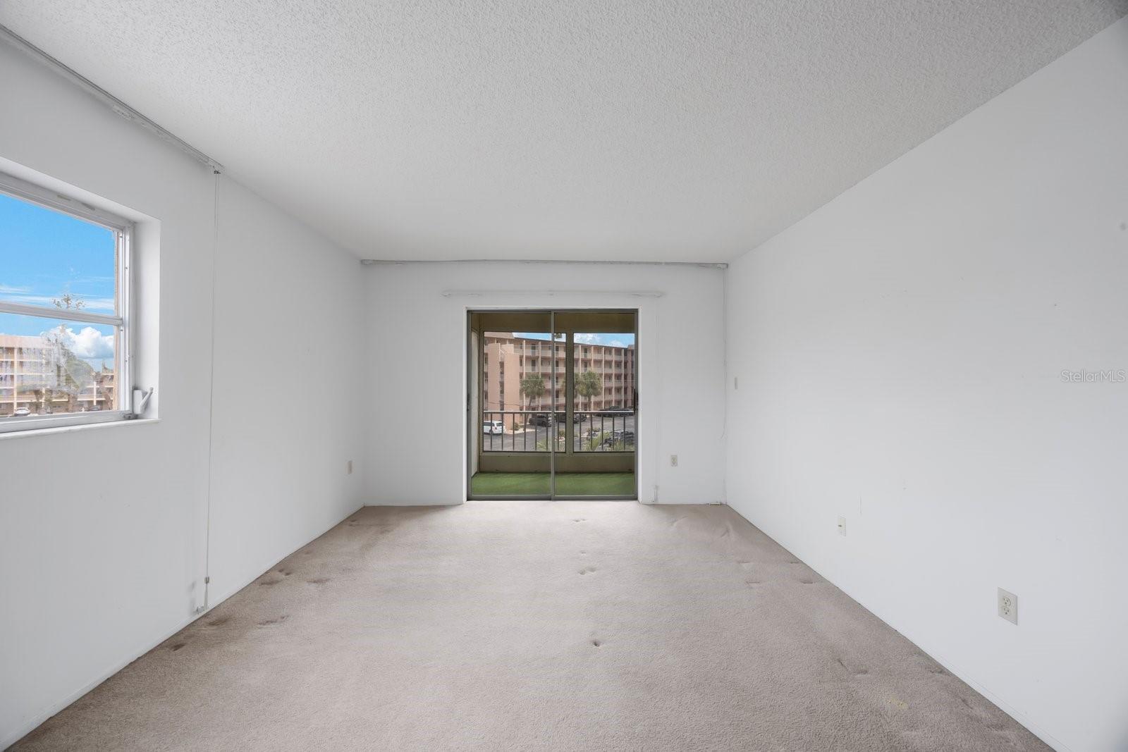 A4661273 Property Photo