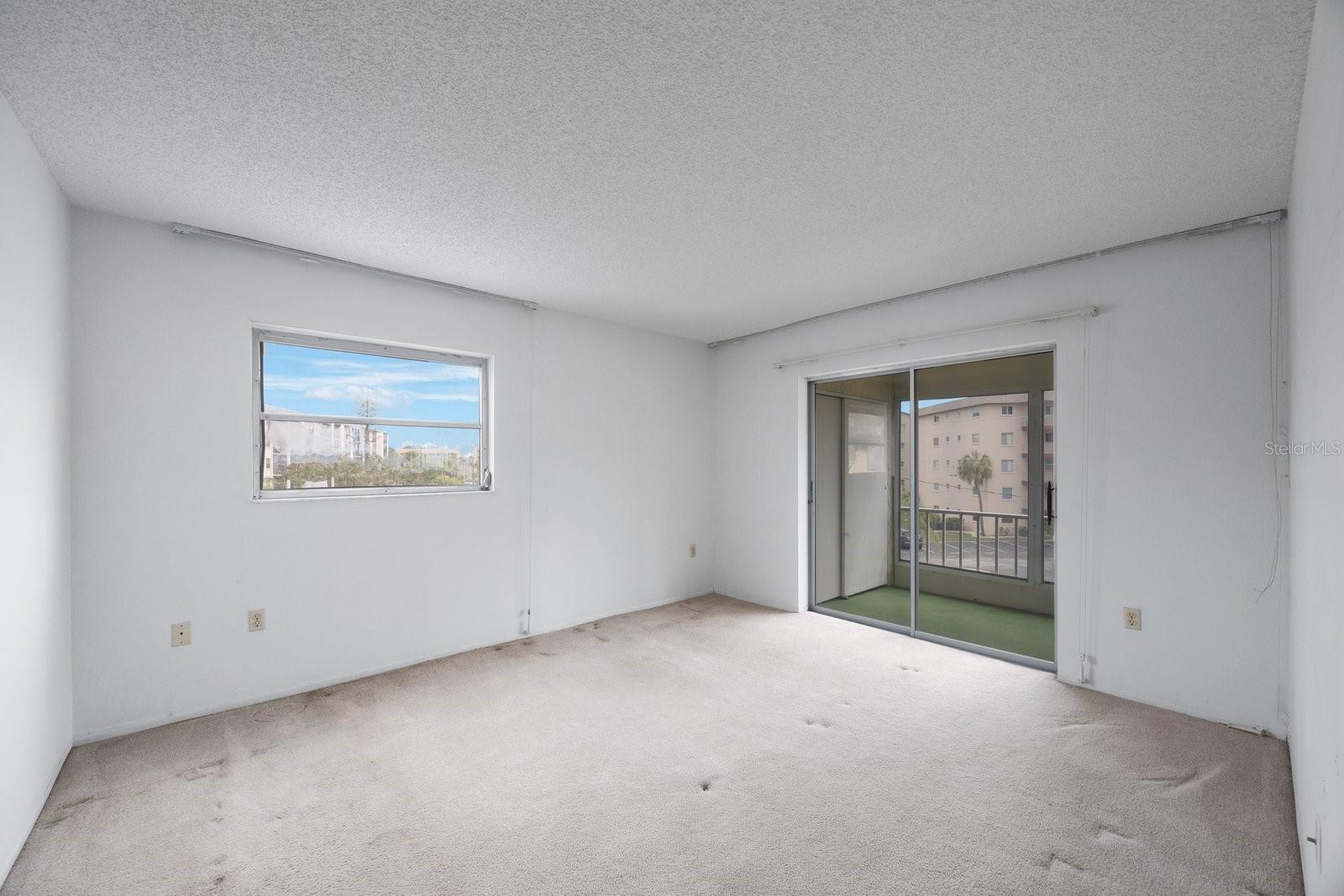 A4661273 Property Photo