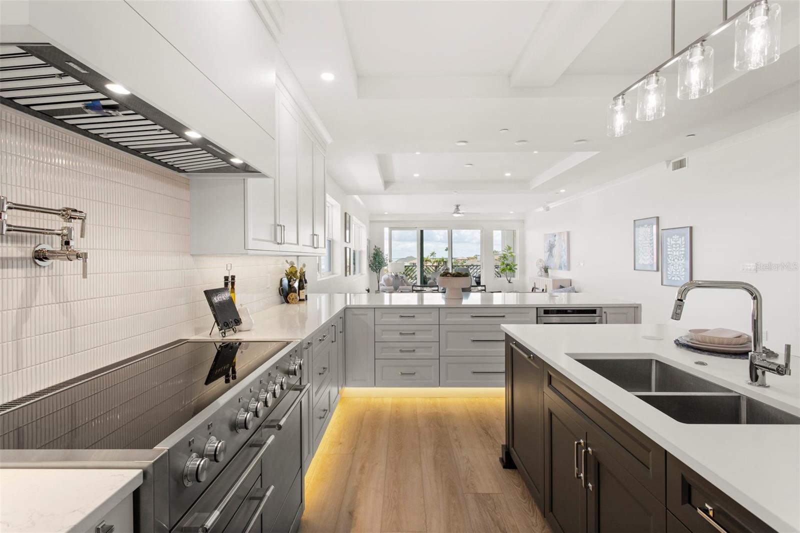 TB8415063 Property Photo