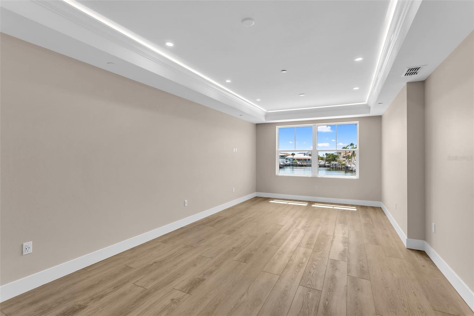 Primary Bedroom w/sitting room