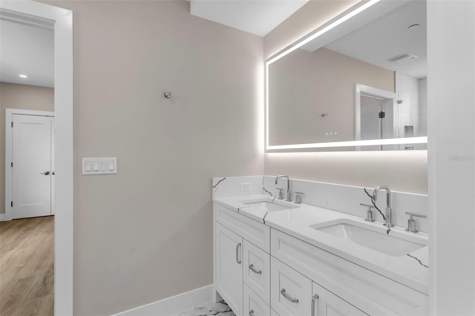 Jack & Jill Bath for Bedroom 2 & 3