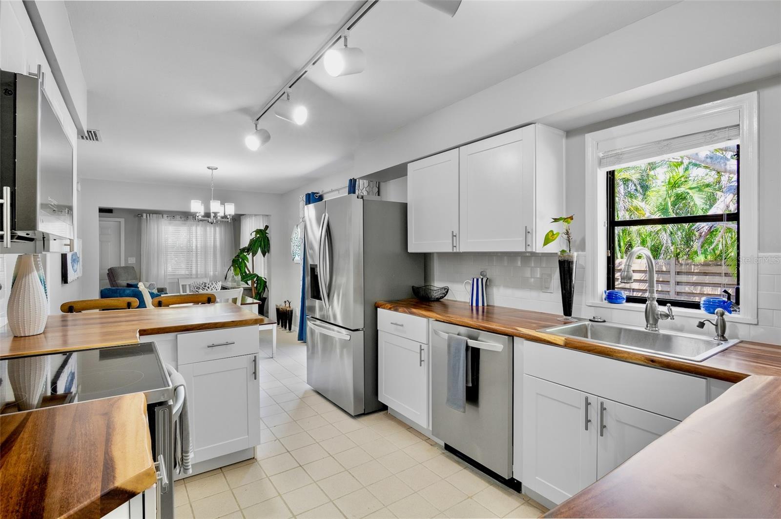 A4661294 Property Photo