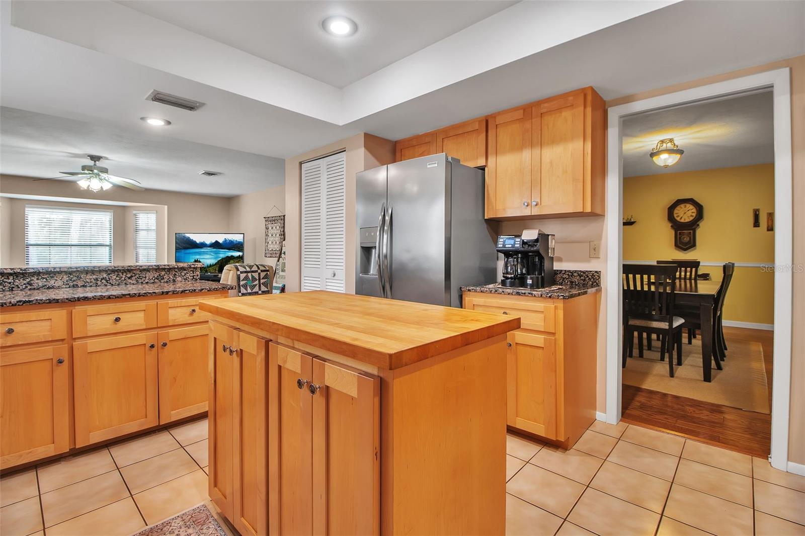 A4661308 Property Photo