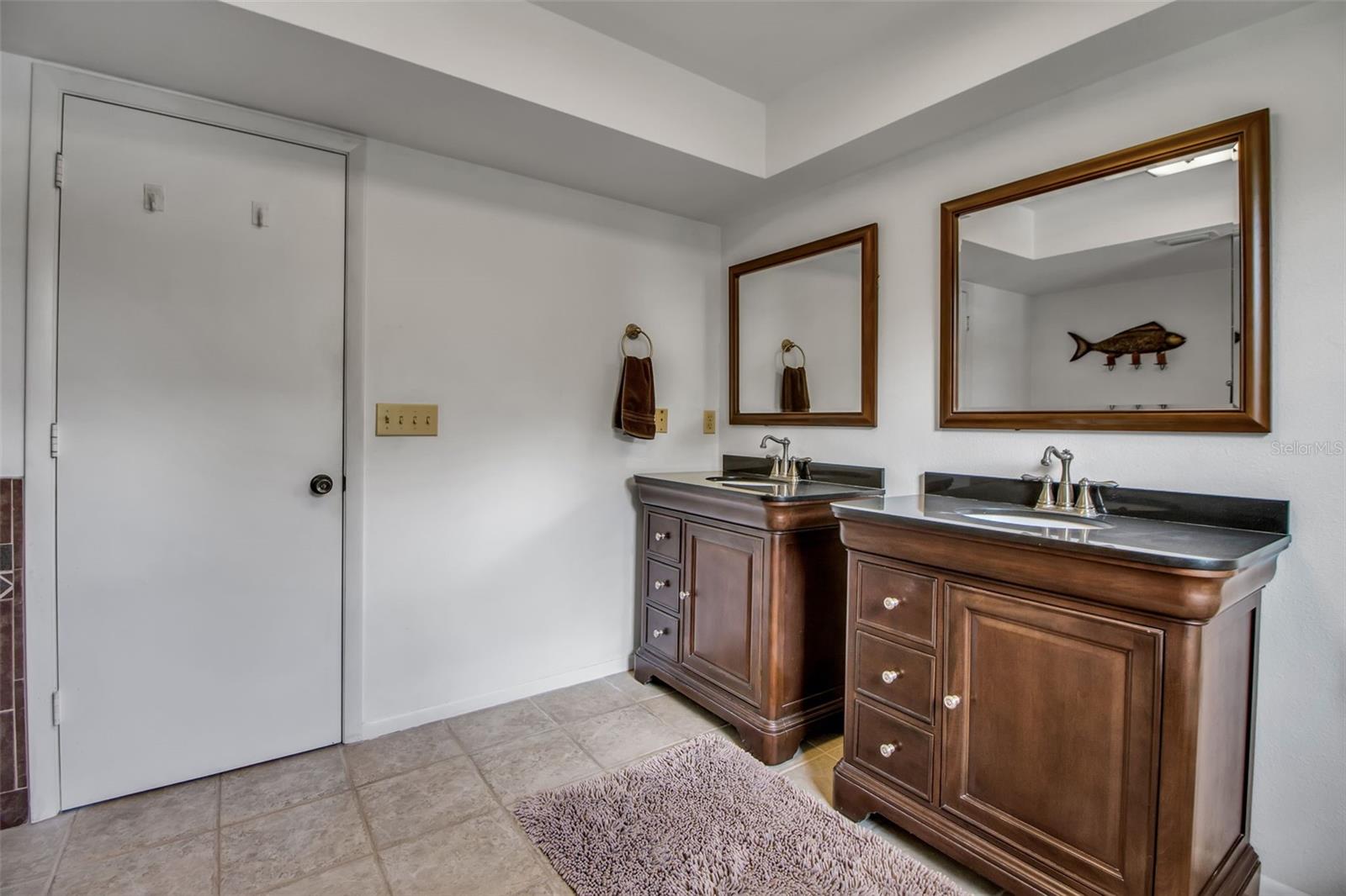 A4661308 Property Photo