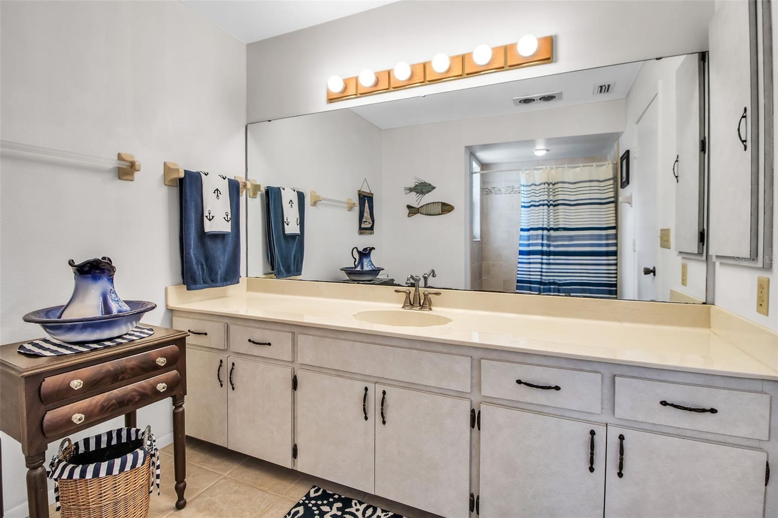 A4661308 Property Photo