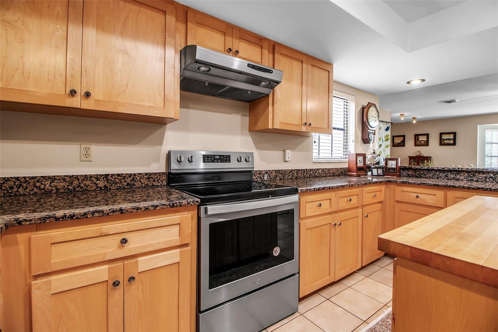 A4661308 Property Photo