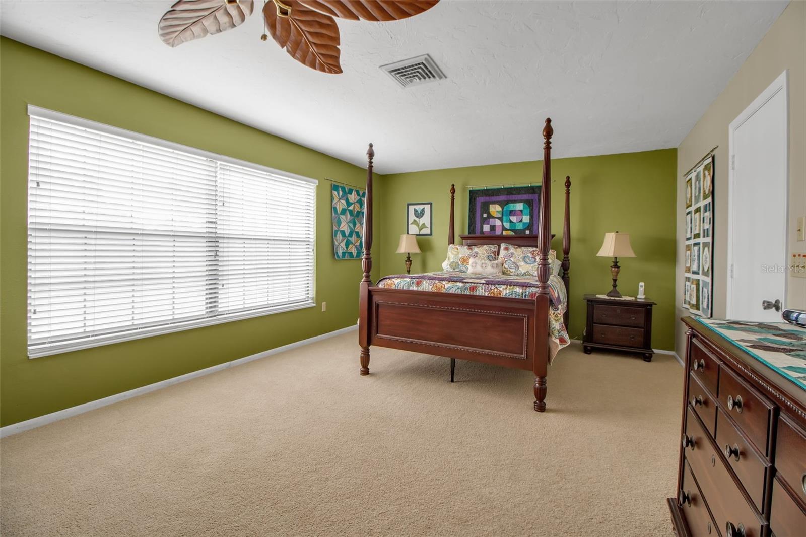 A4661308 Property Photo