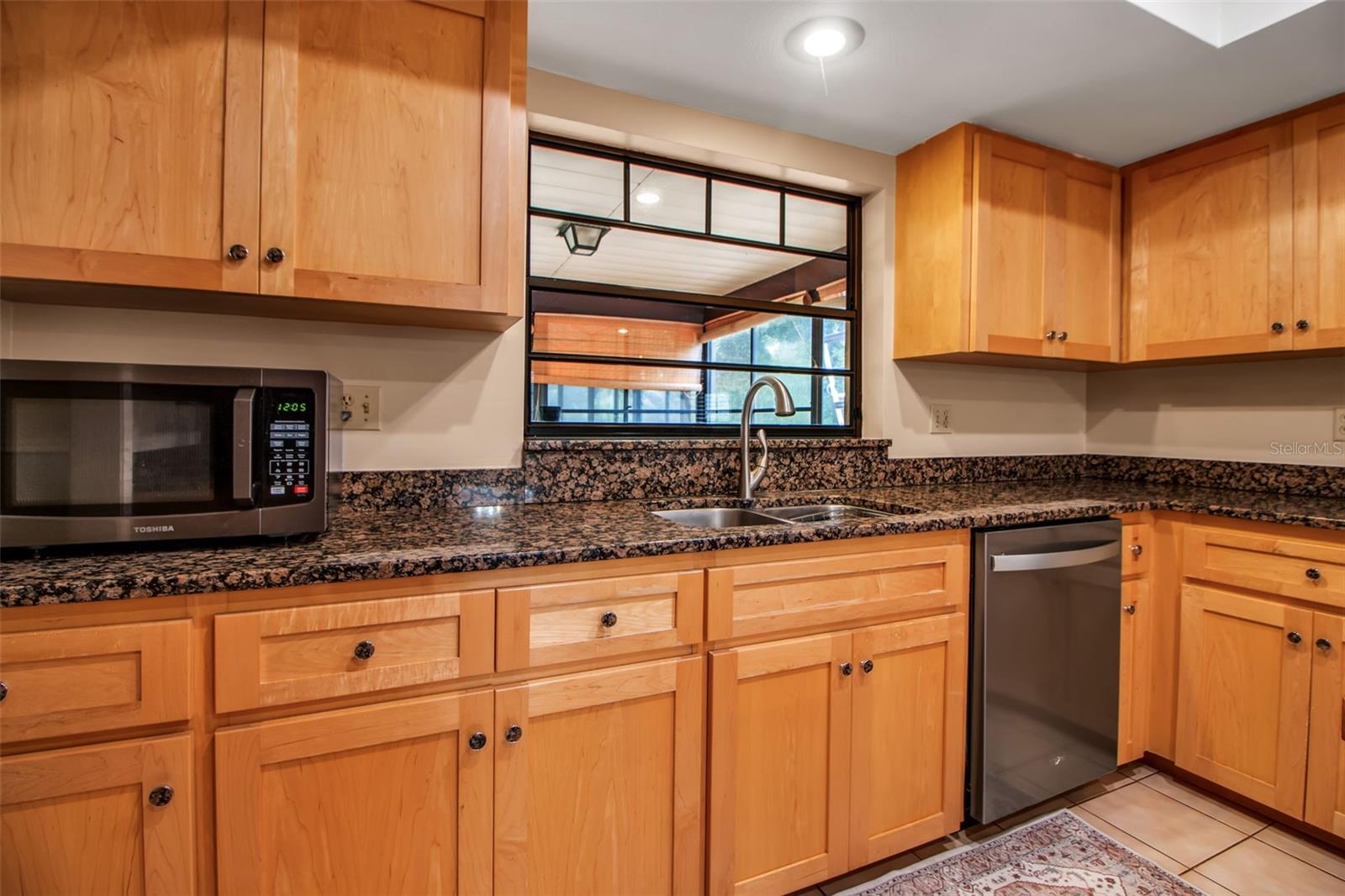 A4661308 Property Photo